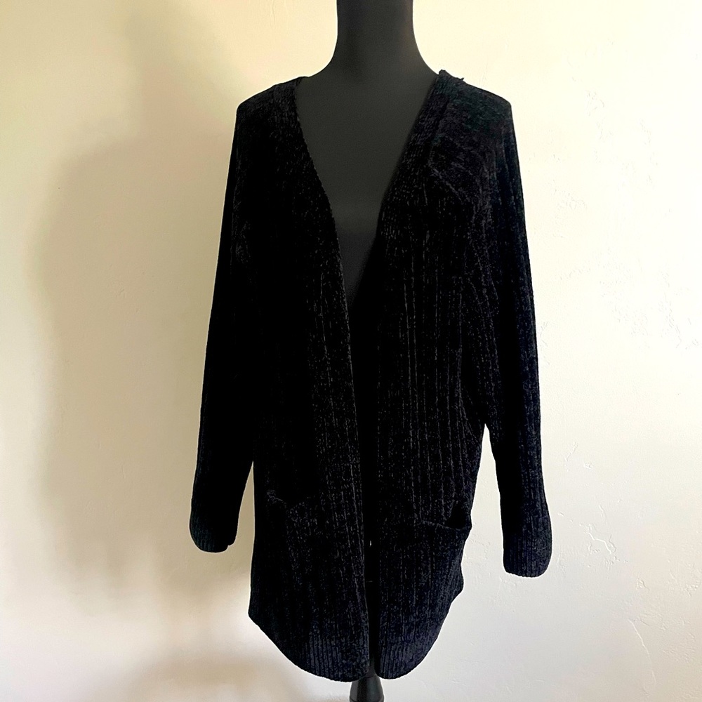 XL Cynthia row let black cardigan